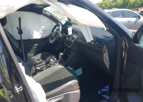 2022 Volkswagen Tiguan 2.0T Se R-Line Black z USA, uszkodzony, nr VIN 3VV8B7AX7NM047758